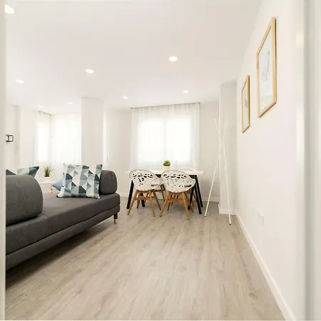 Apartment Homes Saint Felipe Neri *